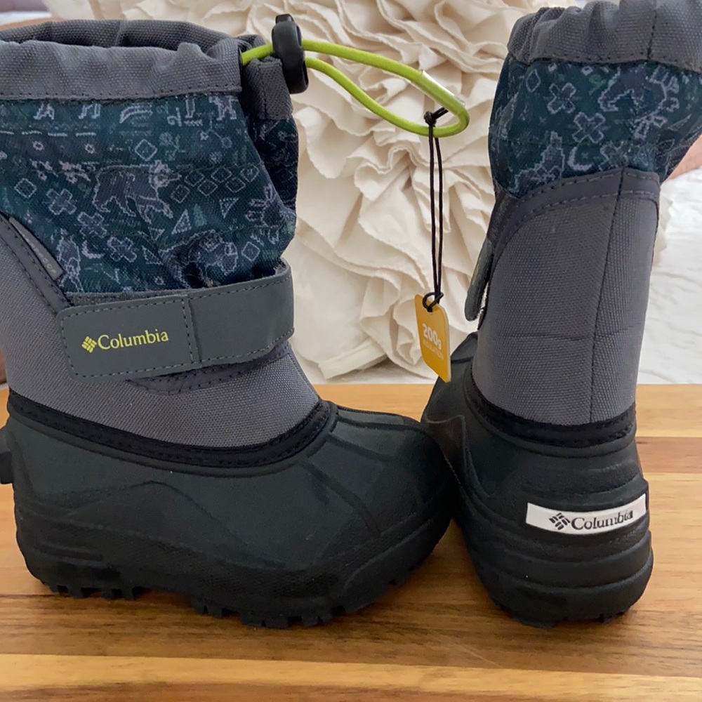 COLUMBIA Little Kids’ Powderbug™ Print Snow Boot size 7